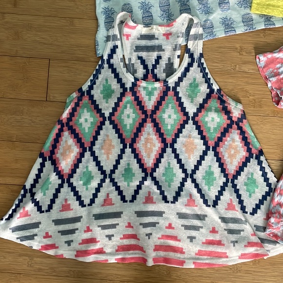 Summer top bundle size small - Picture 2 of 5